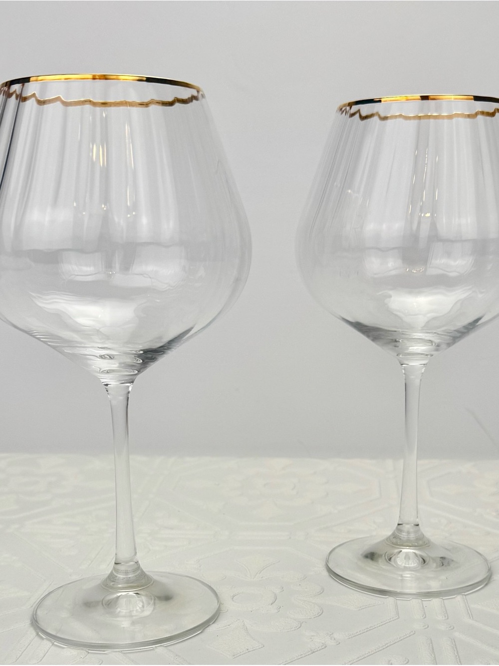 NWT Anthropologie Waterfall Red Wine Glasses (2) w/ Hand-painted 24K Gold Rim